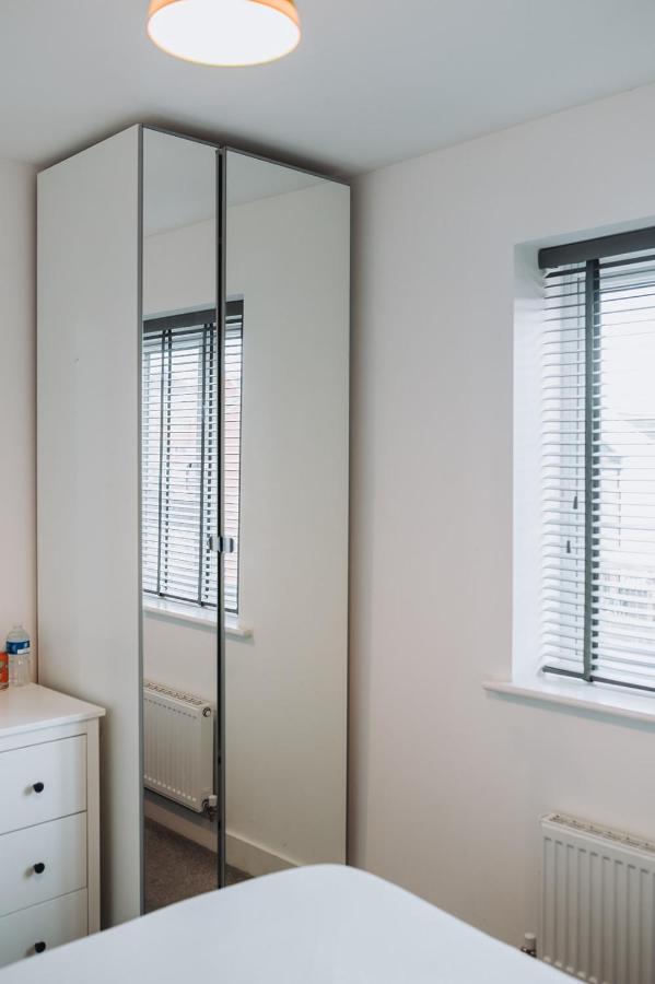 Apartamento Deluxe 2 Bed Flat In Patchway Near Aztec West And Cribbs Causeway Bristol Exterior foto