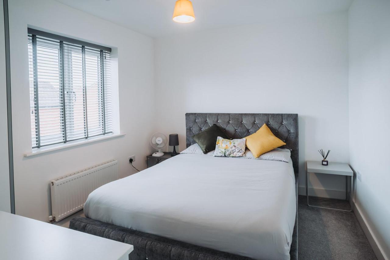 Apartamento Deluxe 2 Bed Flat In Patchway Near Aztec West And Cribbs Causeway Bristol Exterior foto