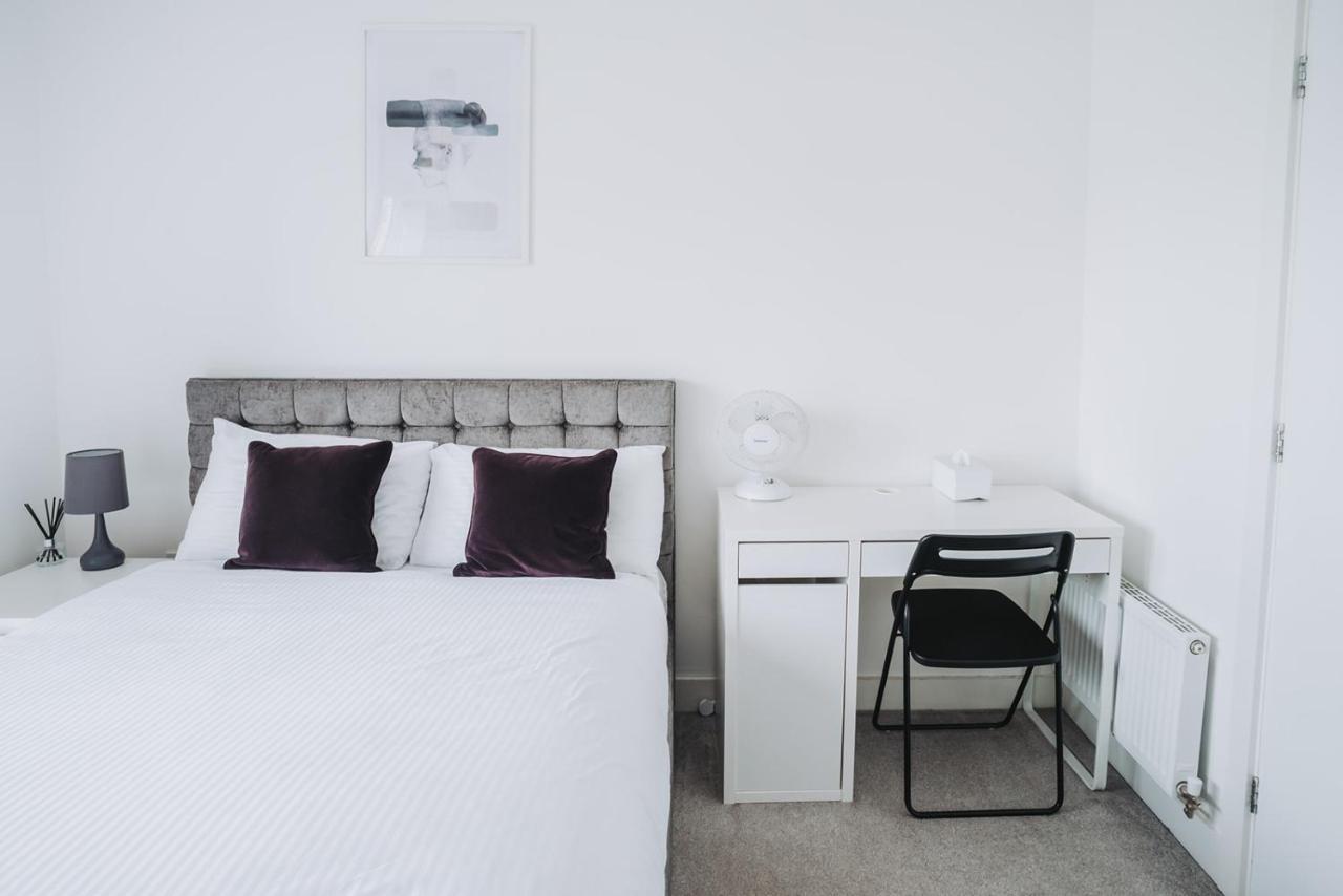 Apartamento Deluxe 2 Bed Flat In Patchway Near Aztec West And Cribbs Causeway Bristol Exterior foto