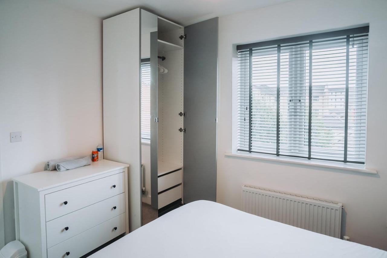 Apartamento Deluxe 2 Bed Flat In Patchway Near Aztec West And Cribbs Causeway Bristol Exterior foto