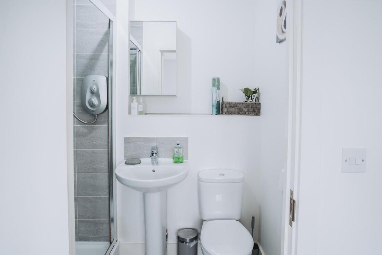 Apartamento Deluxe 2 Bed Flat In Patchway Near Aztec West And Cribbs Causeway Bristol Exterior foto